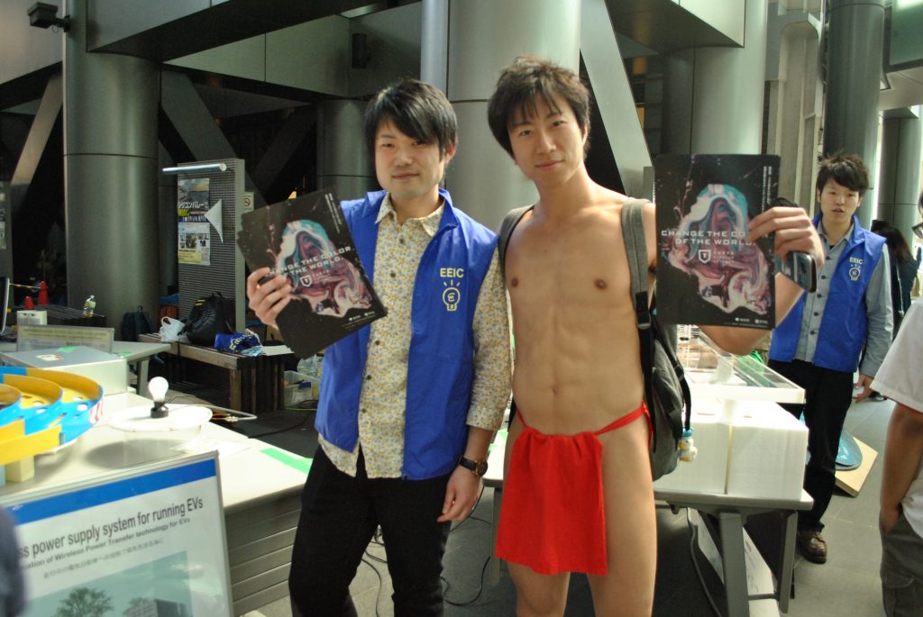 fundoshiman-with-engineering-student