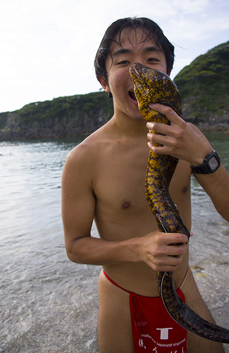 ふんどしウツボ鷲掴みマン