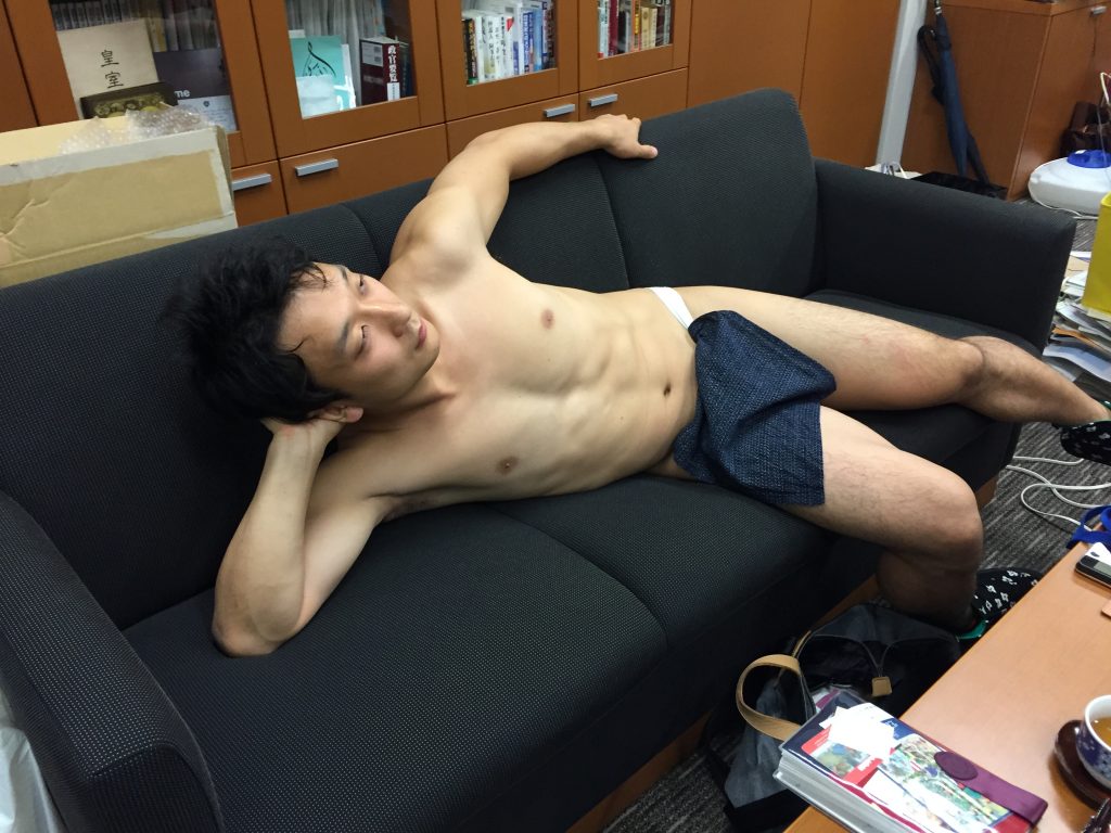 ソファーも確認