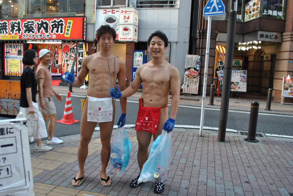 fundoshiyasashiiman-and-fundoshikinnikuman-beginning-fundoshicleaning-smile-version