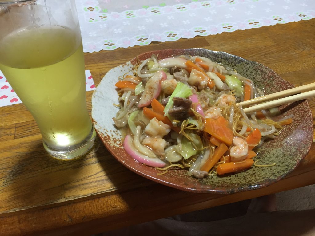 nagasaki-saraudon-served-by-fundoshi-customer