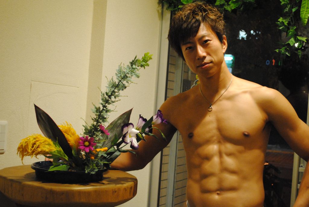 fundoshiman-flower-arrangement
