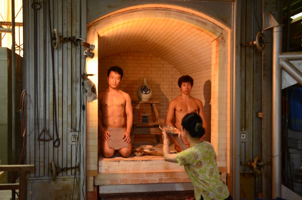fundoshimans-with-setoguchisan-inside-the-porcelain-oven-3