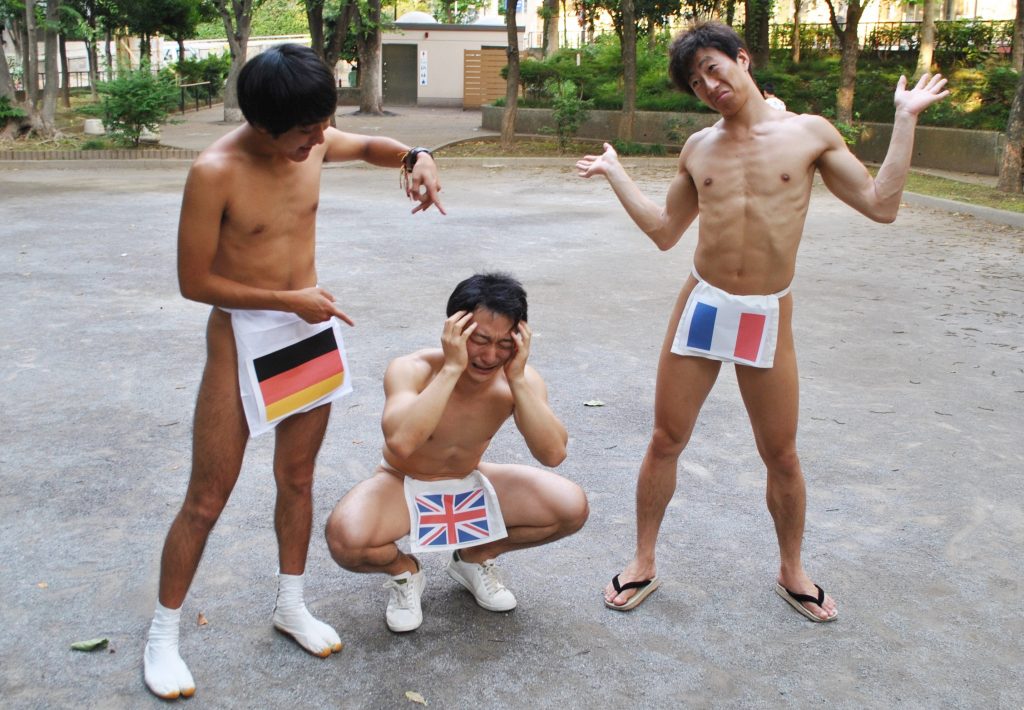 イギリス「ああぁぁぁぁ。困った~」 仏独「いい気味~」