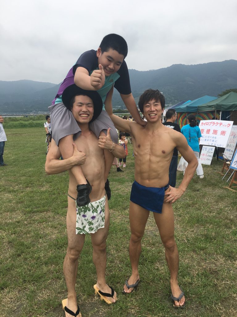 fundoshiman-with-children-4