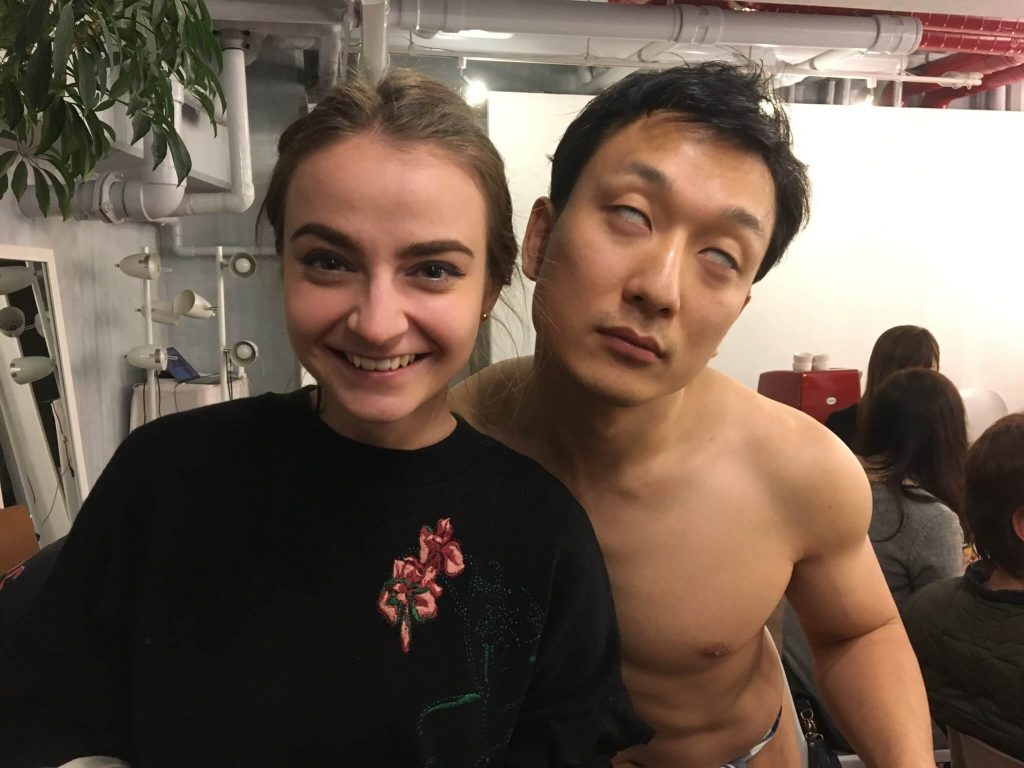 fundoshimuscleman-with-foreing-lady