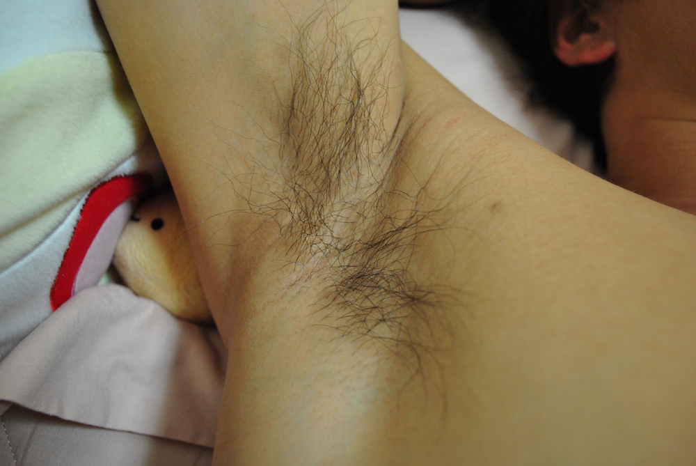 fundoshigentleman-before-shaved-armpit-right