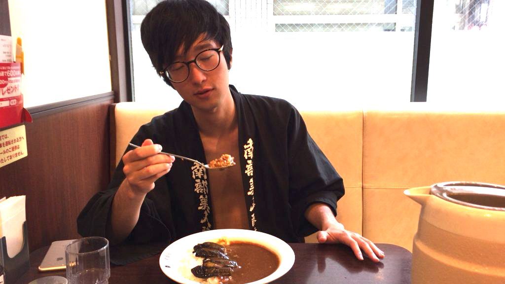 fundoshi-socrates-eating-5spicycurry-with-5sweet-topping-2