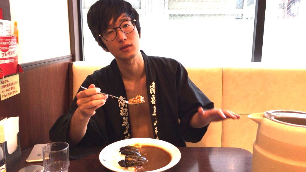 fundoshi-socrates-eating-5spicycurry-with-5sweet-topping-3