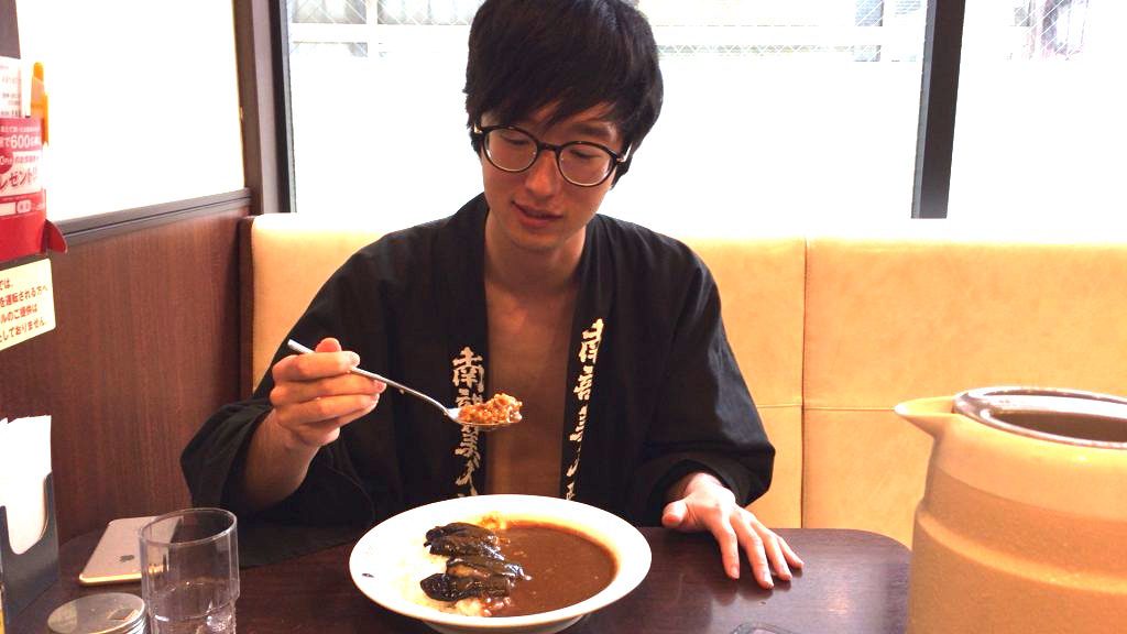 fundoshi-socrates-eating-5spicycurry-with-5sweet-topping-4
