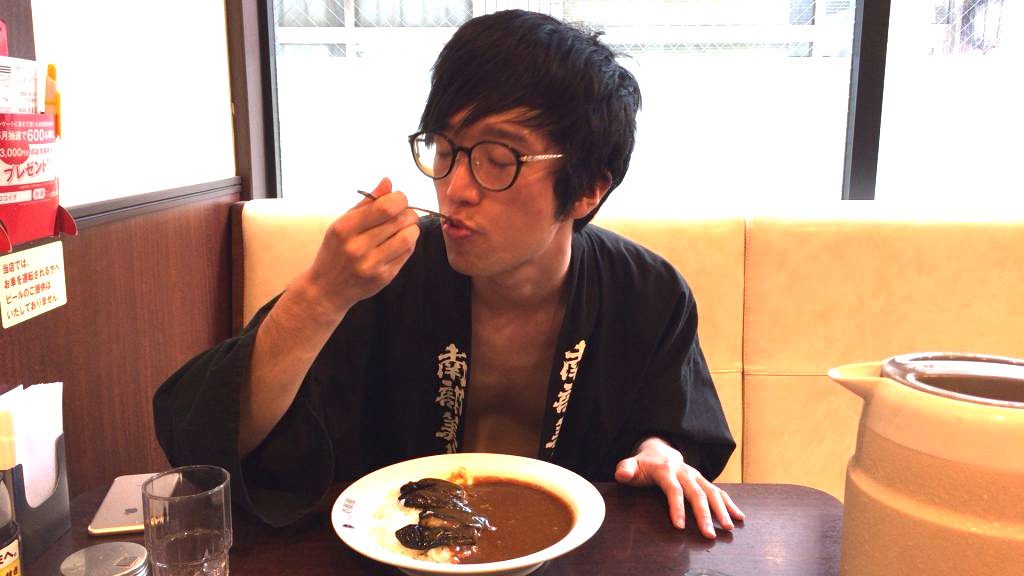 fundoshi-socrates-eating-5spicycurry-with-5sweet-topping-5