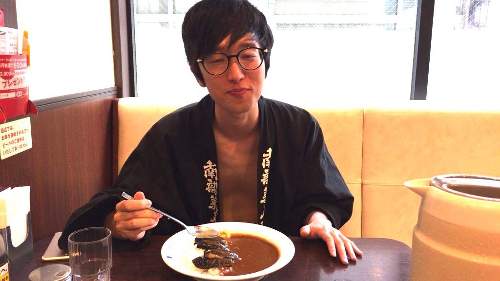fundoshi-socrates-eating-5spicycurry-with-5sweet-topping-7