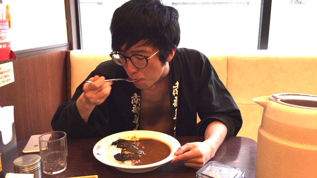 fundoshi-socrates-eating-5spicycurry-with-5sweet-topping-9