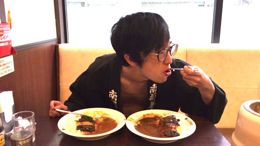 fundoshi-socrates-eating-spicycurry-2
