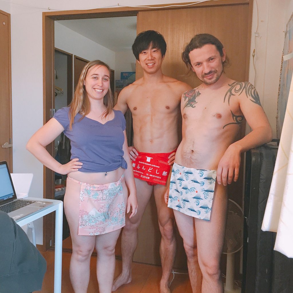 fundoshigentleman-with-foreitn-guests